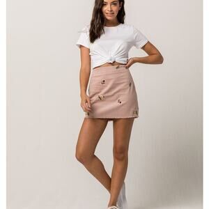 Ivy & Main Pink Corduroy Floral Embroidered Cut-Off Mini Skirt Womens Size Small